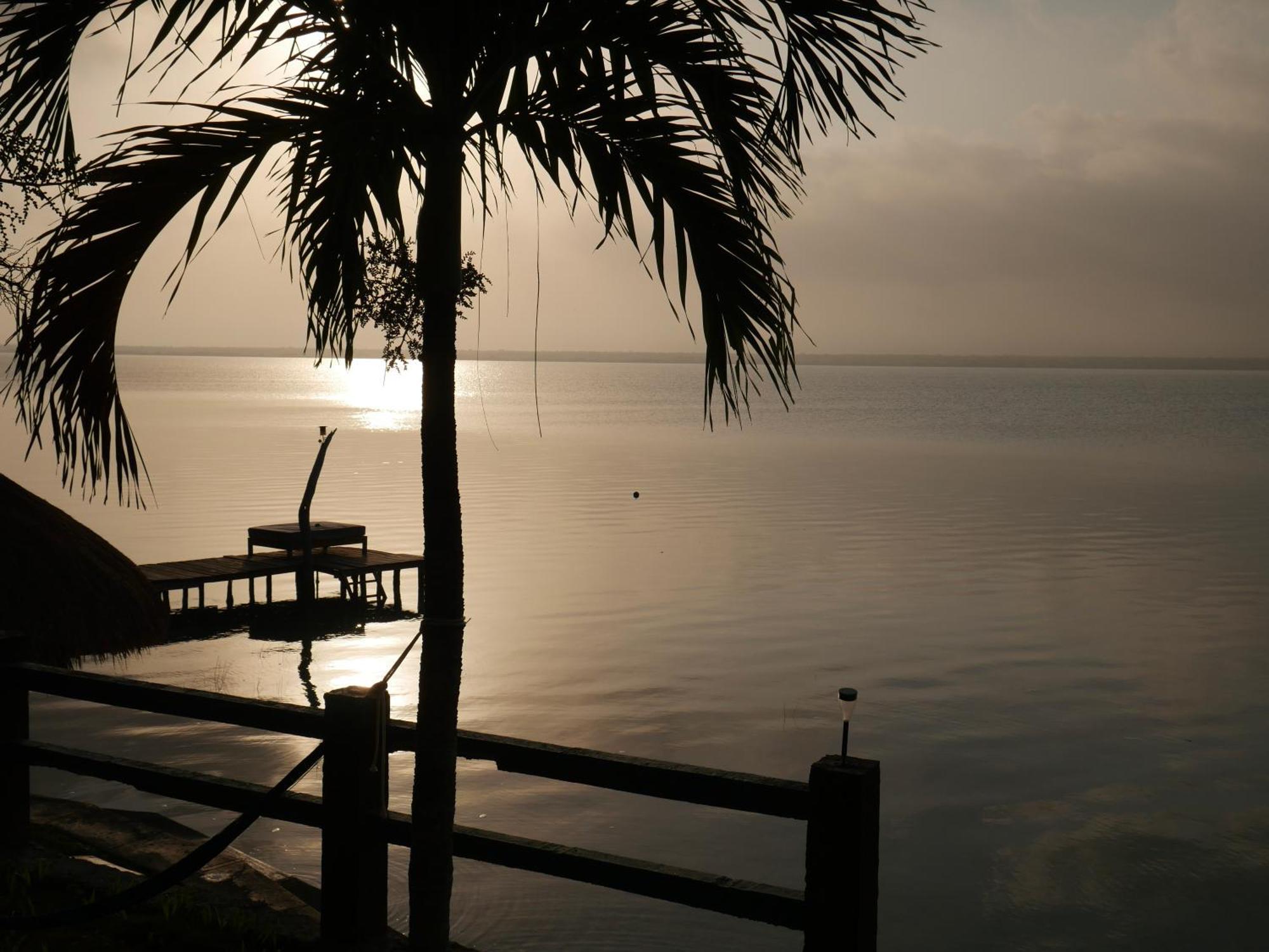 Villa Santuario Lake Front Oasis Bacalar Eksteriør billede